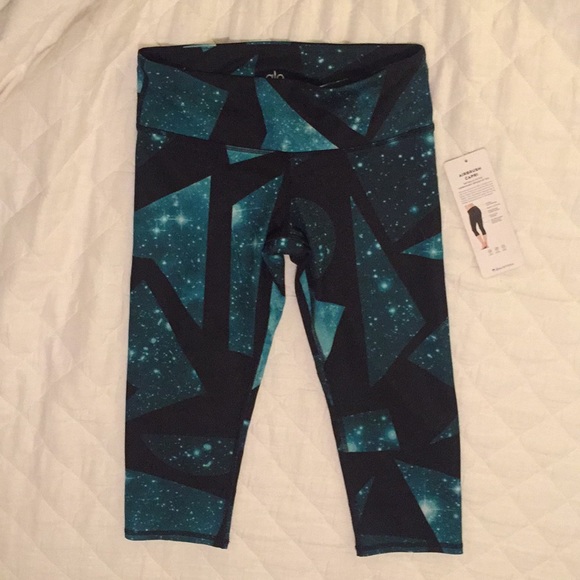 ALO Yoga Pants - alo yoga Island Green Space Capri